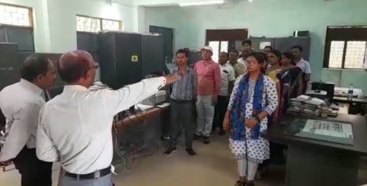 <em>जिला शिक्षा अधिकारी की मौजूदगी में पर्यावरण संरक्षण का संकल्प लिया शिक्षा अधिकारियों ने, डीईओ कार्यालय शक्ति में हुआ कार्यक्रम,डीईओ खरे ने कहा पर्यावरण की सुरक्षा हम सभी का कर्तव्य, विद्यालय परिसरों में भी अधिक से अधिक करवाएं वृक्षारोपण के कार्यक्रम</em> <em>जिला शिक्षा अधिकारी की मौजूदगी में पर्यावरण संरक्षण का संकल्प लिया शिक्षा अधिकारियों ने, डीईओ कार्यालय शक्ति में हुआ कार्यक्रम,डीईओ खरे ने कहा पर्यावरण की सुरक्षा हम सभी का कर्तव्य, विद्यालय परिसरों में भी अधिक से अधिक करवाएं वृक्षारोपण के कार्यक्रम</em> kshititech