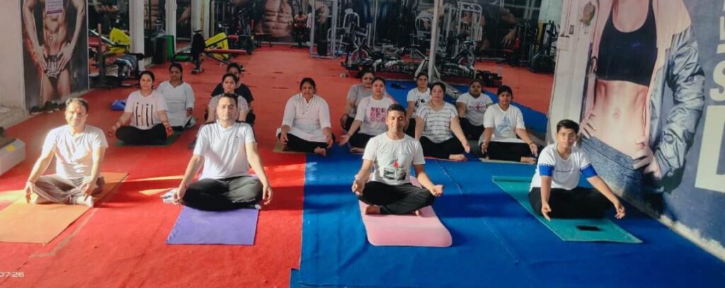 फ्रेंड्स क्लब जुंबा ग्रुप का विशेष योगाभ्यास-- <em>शक्ति के फ्रेंड्स क्लब जुंबा ग्रुप से शरीर को फिट रखने की लोग ले रहे प्रेरणा, शहर के अशोक टॉकीज के सामने प्रतिदिन जुंबा में लोग शरीर को स्वस्थ रखने बहा रहे है पसीना, 21 जून को फ्रेंड्स ग्रुप ने अंतरराष्ट्रीय योग दिवस पर किया विशेष आयोजन</em> फ्रेंड्स क्लब जुंबा ग्रुप का विशेष योगाभ्यास-- <em>शक्ति के फ्रेंड्स क्लब जुंबा ग्रुप से शरीर को फिट रखने की लोग ले रहे प्रेरणा, शहर के अशोक टॉकीज के सामने प्रतिदिन जुंबा में लोग शरीर को स्वस्थ रखने बहा रहे है पसीना, 21 जून को फ्रेंड्स ग्रुप ने अंतरराष्ट्रीय योग दिवस पर किया विशेष आयोजन</em> kshititech