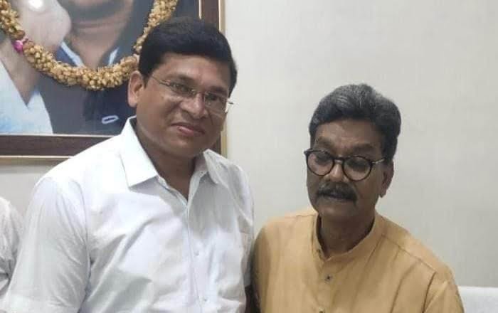 <em>शक्ति मंडी क्षेत्र में विधायक प्रतिनिधि अमित राठौर की मांग पर विधानसभा अध्यक्ष महंत ने दिलाई करोड़ों रुपए की स्वीकृति, मंडी कार्यालय परिसर शक्ति के अंदर भी होंगे करोड़ों के कार्य, ग्राम पंचायत किरारी मे भी बनेगी सीसी रोड, क्षेत्र वासियों ने जताया विधानसभा अध्यक्ष महंत का आभार</em>, पहली बार मंडी बोर्ड से होंगे इतने ढेरों कार्य kshititech