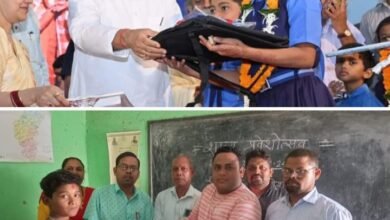 <em>अभ्यास पुस्तिका एवं काफी का हुआ निशुल्क वितरण-- सक्ति के शा पू मा वि स्टेशन पारा सक्ति में प्रवेश उत्सव मनाया गया, शाला विकास समिति अध्यक्ष विजय बहादुर गहरवाल ने तिलक लगाकर किया बच्चों का स्वागत, विजय ने कहा- बच्चे मन लगाकर करें पढ़ाई</em> kshititech