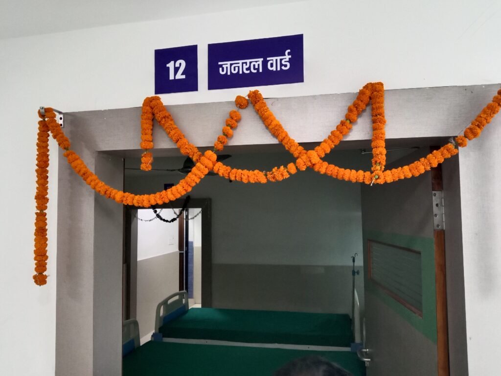 शक्ति ने बढ़ी सुविधाएं-- <em>गोमती देवी मल्टी स्पेशलिटी हॉस्पिटल हुआ शक्ति क्षेत्र की जनता को लोकार्पित, विधानसभा अध्यक्ष महंत,कोरबा सांसद ज्योत्सना महंत ने किया शुभारंभ ,महंत ने कहा- स्वास्थ्य सुविधाओं के मामले में शक्ति जिला अग्रणी, सांवडिया परिवार ने किया महंत दंपत्ति सहित आगंतुक अतिथियों का स्वागत</em>, पूर्व नगरपालिका अध्यक्ष श्यामसुंदर अग्रवाल ने कहा-- जिला गठन के बाद हो रहा मुख्यालय में तेजी से आम नागरिकों के लिए सुविधाओं का विस्तार kshititech