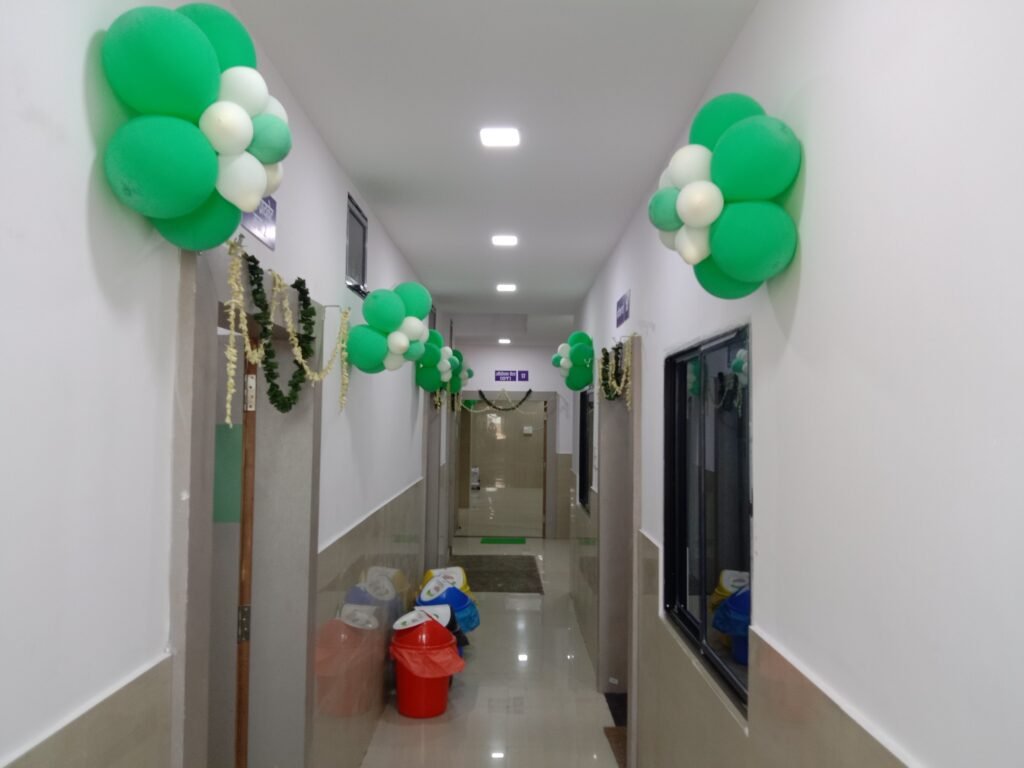 शक्ति ने बढ़ी सुविधाएं-- <em>गोमती देवी मल्टी स्पेशलिटी हॉस्पिटल हुआ शक्ति क्षेत्र की जनता को लोकार्पित, विधानसभा अध्यक्ष महंत,कोरबा सांसद ज्योत्सना महंत ने किया शुभारंभ ,महंत ने कहा- स्वास्थ्य सुविधाओं के मामले में शक्ति जिला अग्रणी, सांवडिया परिवार ने किया महंत दंपत्ति सहित आगंतुक अतिथियों का स्वागत</em>, पूर्व नगरपालिका अध्यक्ष श्यामसुंदर अग्रवाल ने कहा-- जिला गठन के बाद हो रहा मुख्यालय में तेजी से आम नागरिकों के लिए सुविधाओं का विस्तार kshititech