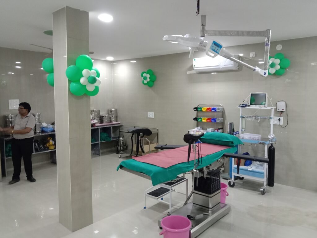 शक्ति ने बढ़ी सुविधाएं-- <em>गोमती देवी मल्टी स्पेशलिटी हॉस्पिटल हुआ शक्ति क्षेत्र की जनता को लोकार्पित, विधानसभा अध्यक्ष महंत,कोरबा सांसद ज्योत्सना महंत ने किया शुभारंभ ,महंत ने कहा- स्वास्थ्य सुविधाओं के मामले में शक्ति जिला अग्रणी, सांवडिया परिवार ने किया महंत दंपत्ति सहित आगंतुक अतिथियों का स्वागत</em>, पूर्व नगरपालिका अध्यक्ष श्यामसुंदर अग्रवाल ने कहा-- जिला गठन के बाद हो रहा मुख्यालय में तेजी से आम नागरिकों के लिए सुविधाओं का विस्तार kshititech