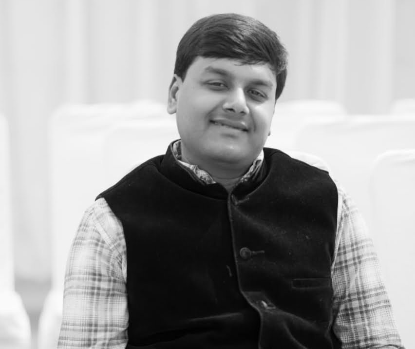 <em>शाला प्रवेशोत्सव कार्यक्रम में</em> शाला विकास समिति के अध्यक्ष<em> कबूलपुरिया-- सामाजिक कार्यकर्ता योगेश कबुलपुरिया ने नवप्रवेशी विद्यार्थियों का किया तिलक लगाकर स्वागत</em>, योगेश ने कहा-- प्रदेश के मुख्यमंत्री ने स्कूल शिक्षा के स्तर को स्वामी आत्मानंद स्कूलों की स्थापना कर बढ़ाया तेजी से <em>शाला प्रवेशोत्सव कार्यक्रम में</em> शाला विकास समिति के अध्यक्ष<em> कबूलपुरिया-- सामाजिक कार्यकर्ता योगेश कबुलपुरिया ने नवप्रवेशी विद्यार्थियों का किया तिलक लगाकर स्वागत</em>, योगेश ने कहा-- प्रदेश के मुख्यमंत्री ने स्कूल शिक्षा के स्तर को स्वामी आत्मानंद स्कूलों की स्थापना कर बढ़ाया तेजी से kshititech
