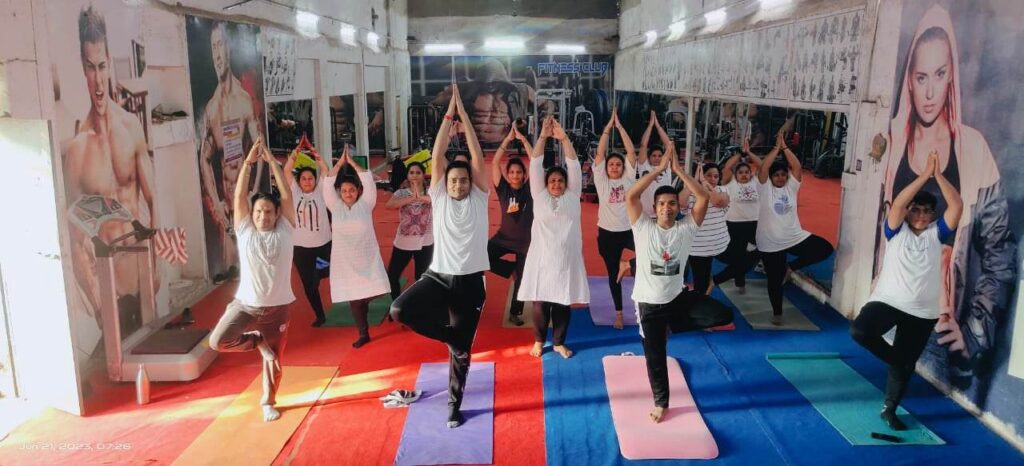 फ्रेंड्स क्लब जुंबा ग्रुप का विशेष योगाभ्यास-- <em>शक्ति के फ्रेंड्स क्लब जुंबा ग्रुप से शरीर को फिट रखने की लोग ले रहे प्रेरणा, शहर के अशोक टॉकीज के सामने प्रतिदिन जुंबा में लोग शरीर को स्वस्थ रखने बहा रहे है पसीना, 21 जून को फ्रेंड्स ग्रुप ने अंतरराष्ट्रीय योग दिवस पर किया विशेष आयोजन</em> फ्रेंड्स क्लब जुंबा ग्रुप का विशेष योगाभ्यास-- <em>शक्ति के फ्रेंड्स क्लब जुंबा ग्रुप से शरीर को फिट रखने की लोग ले रहे प्रेरणा, शहर के अशोक टॉकीज के सामने प्रतिदिन जुंबा में लोग शरीर को स्वस्थ रखने बहा रहे है पसीना, 21 जून को फ्रेंड्स ग्रुप ने अंतरराष्ट्रीय योग दिवस पर किया विशेष आयोजन</em> kshititech