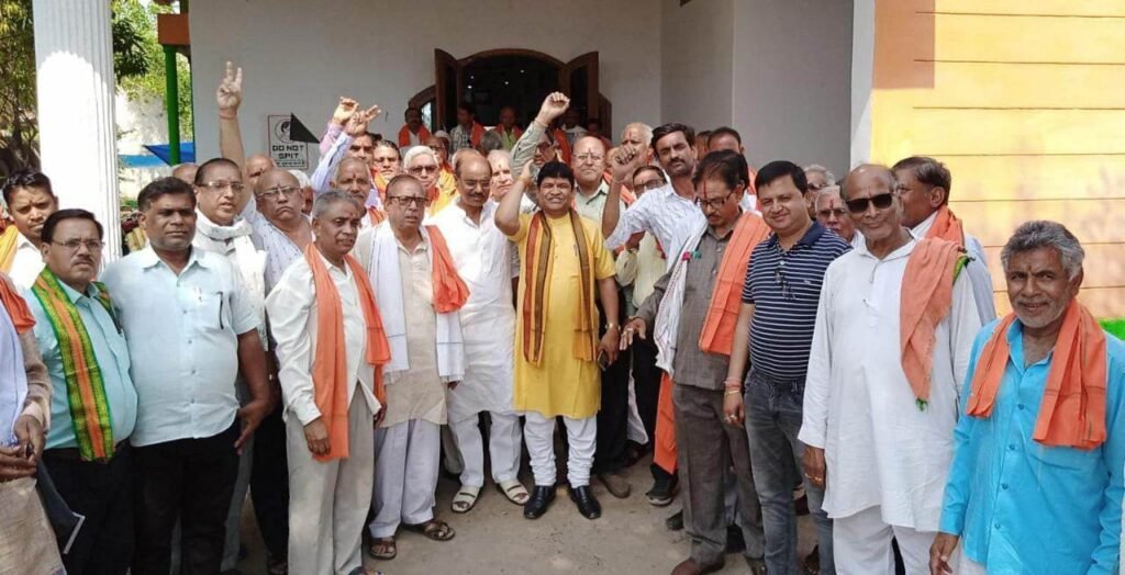 <em>सक्ती में किया गया वरिष्ठ भाजपा कार्यकर्ताओं का सम्मान,पूर्व विधायक डॉक्टरखिलावन साहू भी रहे मौजूद, वरिष्ठ कार्यकर्ताओं के चेहरे पर दिखी पार्टी के प्रति समर्पण एवं निष्ठा की भावना</em>,वरिष्ठों ने कहा सम्मान से हैं अभिभूत,विधानसभा चुनाव में तन- मन- धन से करेंगे पार्टी का काम kshititech