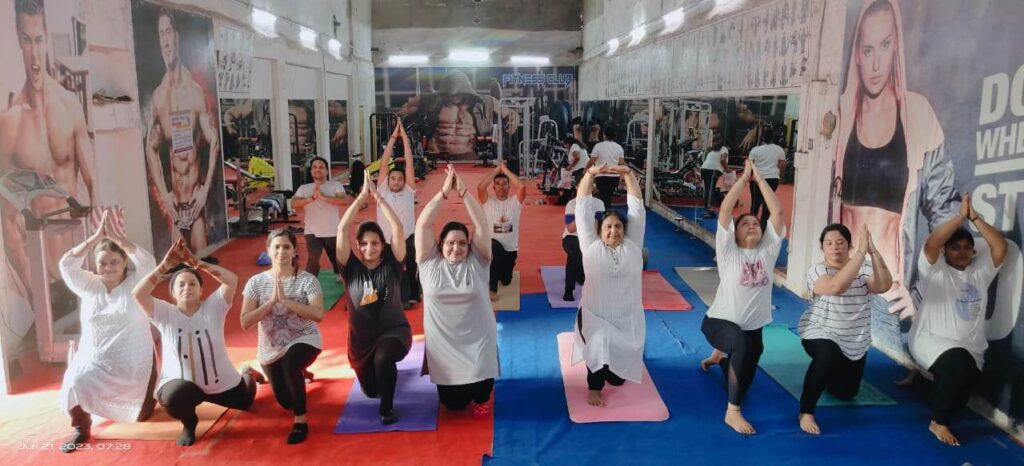 फ्रेंड्स क्लब जुंबा ग्रुप का विशेष योगाभ्यास-- <em>शक्ति के फ्रेंड्स क्लब जुंबा ग्रुप से शरीर को फिट रखने की लोग ले रहे प्रेरणा, शहर के अशोक टॉकीज के सामने प्रतिदिन जुंबा में लोग शरीर को स्वस्थ रखने बहा रहे है पसीना, 21 जून को फ्रेंड्स ग्रुप ने अंतरराष्ट्रीय योग दिवस पर किया विशेष आयोजन</em> फ्रेंड्स क्लब जुंबा ग्रुप का विशेष योगाभ्यास-- <em>शक्ति के फ्रेंड्स क्लब जुंबा ग्रुप से शरीर को फिट रखने की लोग ले रहे प्रेरणा, शहर के अशोक टॉकीज के सामने प्रतिदिन जुंबा में लोग शरीर को स्वस्थ रखने बहा रहे है पसीना, 21 जून को फ्रेंड्स ग्रुप ने अंतरराष्ट्रीय योग दिवस पर किया विशेष आयोजन</em> kshititech
