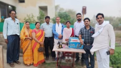 <em>साहू हेल्प लाइन सक्ति- जांजगीर के द्वारा स्व रोजगार हेतु अनुकरणीय पहल, निर्धन परिवार की लड़की को दी रोजगार के लिए सिलाई मशीन</em> kshititech