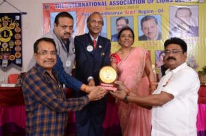 <em>लायंस क्लब चाम्पा के चार बार अध्यक्ष रहे राजेश को मिली डिस्टिक चेयरपर्सन की जिम्मेदारी, लायंस इंटरनेशनल डिस्ट्रिक्ट 3233 सी की नवीन कार्यकारिणी 23-24 का हुआ गठन</em>, राजेश ने कहा-- पूरी निष्ठा एवं सजगता के साथ करूंगा अपनी जिम्मेदारियों का निर्वहन <em>लायंस क्लब चाम्पा के चार बार अध्यक्ष रहे राजेश को मिली डिस्टिक चेयरपर्सन की जिम्मेदारी, लायंस इंटरनेशनल डिस्ट्रिक्ट 3233 सी की नवीन कार्यकारिणी 23-24 का हुआ गठन</em>, राजेश ने कहा-- पूरी निष्ठा एवं सजगता के साथ करूंगा अपनी जिम्मेदारियों का निर्वहन kshititech