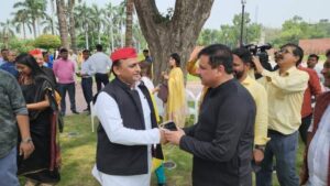 <em>मणिपुर की घटना को लेकर आक्रोशित आदिवासी समाज, शक्ति जिले के सर्व आदिवासी समाज ने राष्ट्रपति के नाम एसडीएम शक्ति को सौंपा ज्ञापन, आदिवासी नेता धर्मेंद्र बहादुर सिंह ने कहा आदिवासी समाज की महिलाओं के स्वाभिमान को कुचल दिया मणिपुर की घटना ने, दोषियों को मिले फांसी की सजा</em> <em>मणिपुर की घटना को लेकर आक्रोशित आदिवासी समाज, शक्ति जिले के सर्व आदिवासी समाज ने राष्ट्रपति के नाम एसडीएम शक्ति को सौंपा ज्ञापन, आदिवासी नेता धर्मेंद्र बहादुर सिंह ने कहा आदिवासी समाज की महिलाओं के स्वाभिमान को कुचल दिया मणिपुर की घटना ने, दोषियों को मिले फांसी की सजा</em> kshititech