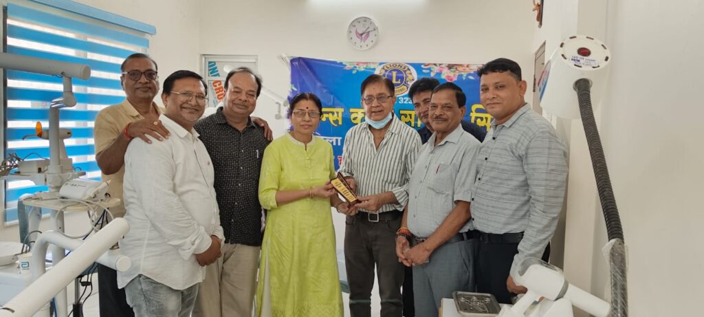 <em>डॉक्टर्स/सीए डे पर सारंगढ़ के लायंस क्लब सारंगढ़ सिटी द्वारा डॉक्टरों एवम् सीए का किया गया सम्मान, संस्था के संरक्षक महेंद्र अग्रवाल ने कहा- चिकित्सकों की सेवाएं हम सभी के लिए है अमूल्य,हम करते हैं उनका आभार</em> <em>डॉक्टर्स/सीए डे पर सारंगढ़ के लायंस क्लब सारंगढ़ सिटी द्वारा डॉक्टरों एवम् सीए का किया गया सम्मान, संस्था के संरक्षक महेंद्र अग्रवाल ने कहा- चिकित्सकों की सेवाएं हम सभी के लिए है अमूल्य,हम करते हैं उनका आभार</em> kshititech