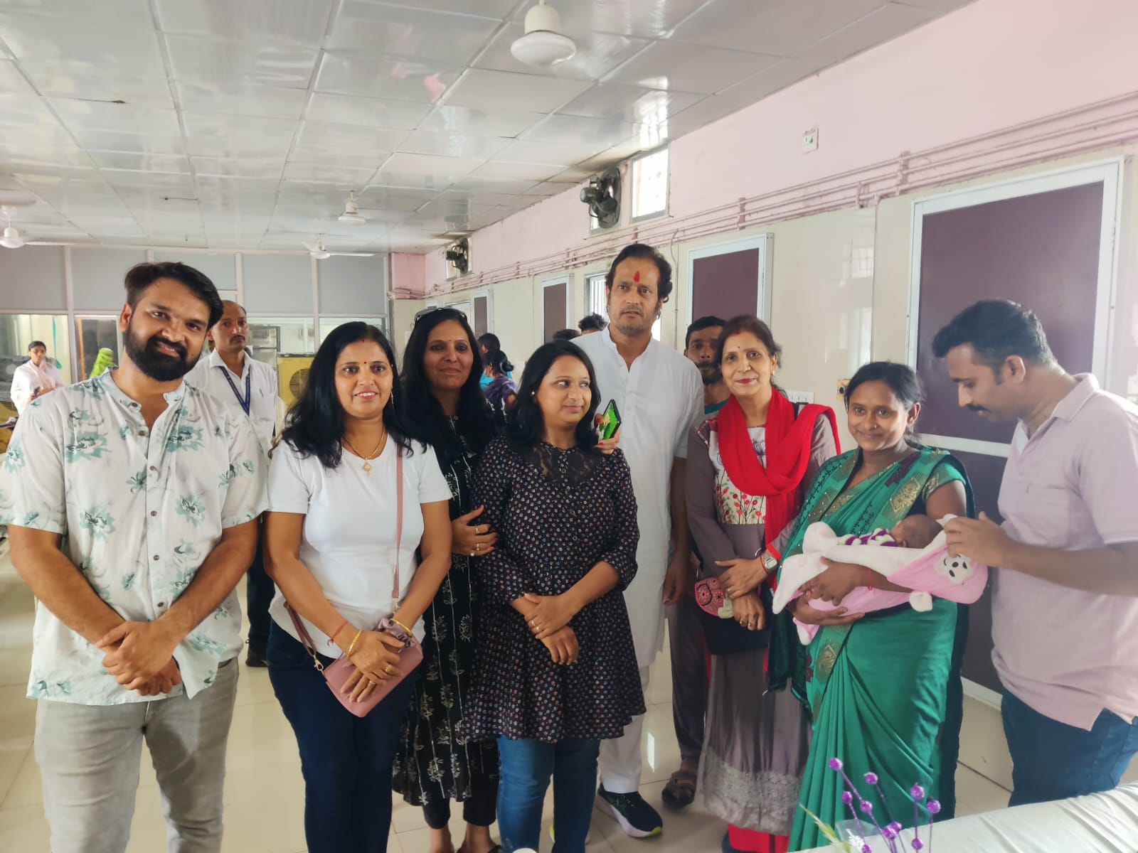 <em>हेल्पिंग हैंड्स की मदद से नवजात बिटिया को मिला नया जीवन-- संसदीय सचिव विकास उपाध्याय ने किया बिटिया का नामकरण, विकास ने कहा- नवजात बच्ची से मिली है प्रेरणा, अतः इनका नाम भी होगा प्रेरणा</em>, जन्म होते ही बच्ची की हालत हो गई थी नाजुक <em>हेल्पिंग हैंड्स की मदद से नवजात बिटिया को मिला नया जीवन-- संसदीय सचिव विकास उपाध्याय ने किया बिटिया का नामकरण, विकास ने कहा- नवजात बच्ची से मिली है प्रेरणा, अतः इनका नाम भी होगा प्रेरणा</em>, जन्म होते ही बच्ची की हालत हो गई थी नाजुक kshititech