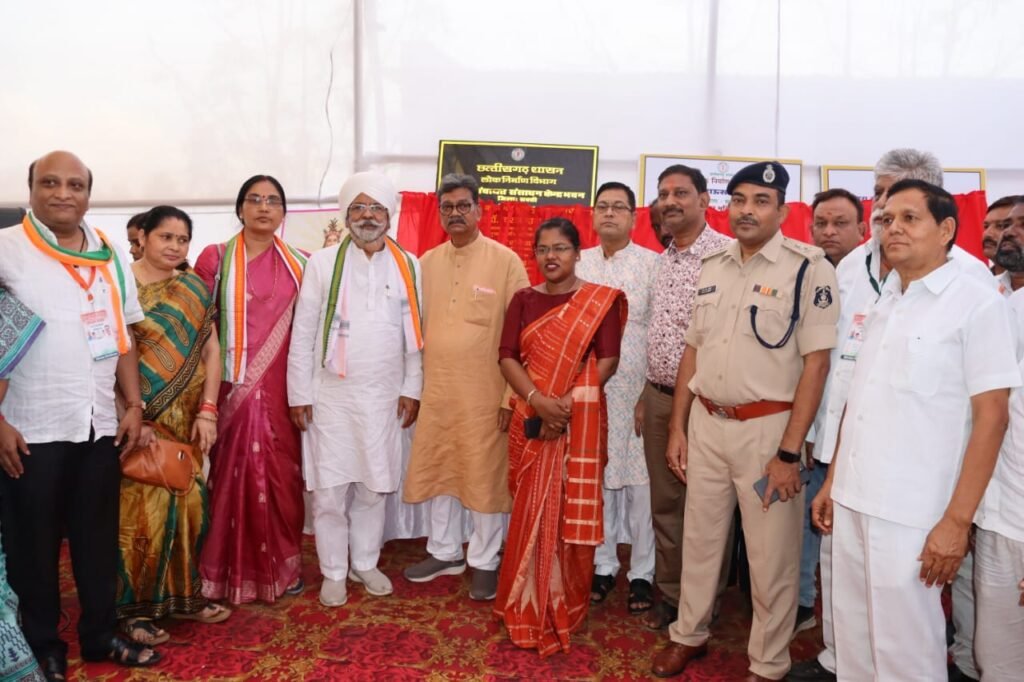 <em>सक्ति के सालिहाभाटा में 52 लाख की लागत से सौर ऊर्जा युक्त कोल्ड स्टोरेज सह गोदाम निर्माण का विधानसभा अध्यक्ष किया भूमिपूजन, सड़क निर्माण की भी रखी गई आधारशिला</em>, जेठा के कैफे में चाय की चुसकी ली महंत एवं कलेक्टर/ एसपी ने <em>सक्ति के सालिहाभाटा में 52 लाख की लागत से सौर ऊर्जा युक्त कोल्ड स्टोरेज सह गोदाम निर्माण का विधानसभा अध्यक्ष किया भूमिपूजन, सड़क निर्माण की भी रखी गई आधारशिला</em>, जेठा के कैफे में चाय की चुसकी ली महंत एवं कलेक्टर/ एसपी ने kshititech