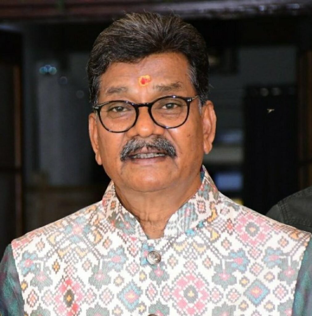 <em>स्वामी विवेकानंद जी की पुण्यतिथि पर विधानसभा अध्यक्ष महंत ने दी श्रद्धांजलि, महंत ने कहा-- स्वामी जी ने भारतीय संस्कृति और अध्यात्म का डंका बजाया पूरी दुनिया में</em> kshititech