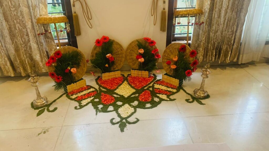 <em>वेदों के रचयिता महर्षि वेदव्यास जी की जन्म जयंती है गुरु पूर्णिमा, मैसूर की प्रसिद्ध साहित्यकार उषा केडिया ने गुरु पूर्णिमा पर व्यक्त की अपनी भावनाएं,उषा ने कहा- गुरु बताते हमे मुक्ति </em>का <em>द्वार</em>, गुरुजनों की महिमा है अपरंपार <em>वेदों के रचयिता महर्षि वेदव्यास जी की जन्म जयंती है गुरु पूर्णिमा, मैसूर की प्रसिद्ध साहित्यकार उषा केडिया ने गुरु पूर्णिमा पर व्यक्त की अपनी भावनाएं,उषा ने कहा- गुरु बताते हमे मुक्ति </em>का <em>द्वार</em>, गुरुजनों की महिमा है अपरंपार kshititech