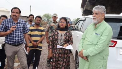 काम की लेटलतीफी --<em>सकरेली ओवरब्रिज को लेकर कलेक्टर की नाराजगी, निरीक्षण के दौरान ठेकेदार को लगाई कड़ी नूपुर ने कहा- धिक से अधिक मजदूर लगाकर काम को जल्द करवाएं पूर्ण, 30 जून तक थी पूर्ण होने की संभावना, अब लगेंगा और समय</em> काम की लेटलतीफी --<em>सकरेली ओवरब्रिज को लेकर कलेक्टर की नाराजगी, निरीक्षण के दौरान ठेकेदार को लगाई कड़ी नूपुर ने कहा- धिक से अधिक मजदूर लगाकर काम को जल्द करवाएं पूर्ण, 30 जून तक थी पूर्ण होने की संभावना, अब लगेंगा और समय</em> kshititech