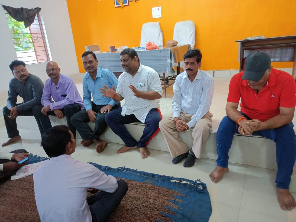 <em>पोरथा जोन के कांग्रेस कार्यकर्ताओं की बैठक में पहुंचे अधिवक्ता गिरधर जायसवाल, कॉग्रेस सरकार द्वारा किये जा रहे लोगों को बताए -गिरधर</em> <em>पोरथा जोन के कांग्रेस कार्यकर्ताओं की बैठक में पहुंचे अधिवक्ता गिरधर जायसवाल, कॉग्रेस सरकार द्वारा किये जा रहे लोगों को बताए -गिरधर</em> kshititech
