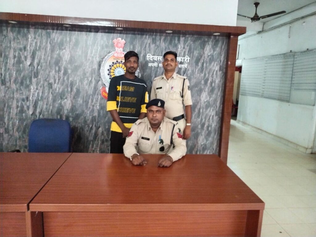 सक्ति जिला पुलिस की बड़ी सफलता-- <em>शक्ति पुलिस ने चोरी करने वाले दो आरोपियों को किया गिरफ्तार, अपराधों पर अंकुश लगाने जिला पुलिस सक्रिय,नगरदा थाने में अवैध शराब के आरोपी चढ़े पुलिस के हत्थे</em> सक्ति जिला पुलिस की बड़ी सफलता-- <em>शक्ति पुलिस ने चोरी करने वाले दो आरोपियों को किया गिरफ्तार, अपराधों पर अंकुश लगाने जिला पुलिस सक्रिय,नगरदा थाने में अवैध शराब के आरोपी चढ़े पुलिस के हत्थे</em> kshititech