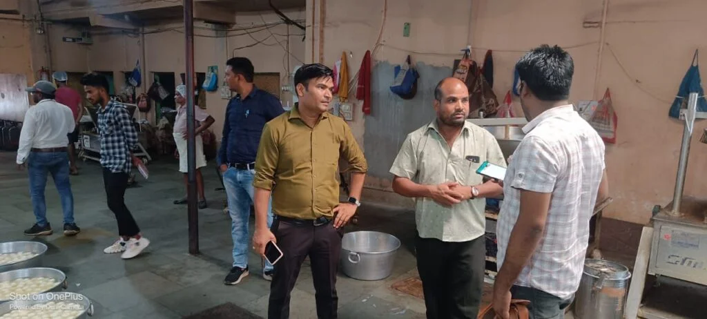 <em>सरकारी दफ्तरों में अब नहीं चलेंगे गुटखे के पाउच, गुटखे पाउच मिलने पर होगी कड़ी कार्रवाई,नशा मुक्ति की दिशा में कलेक्टर की पहल- शक्ति जिले के सरकारी दफ्तरों को तम्बाखू मुक्त परिसर किया गया घोषित, पाउच एवं तंबाकू इत्यादि के उपयोग पर सख्ती से होगी कार्रवाई,नूपुर पन्ना ने मितानीनो को सौंपी मानदेय बढ़ोतरी की कॉपी</em> <em>सरकारी दफ्तरों में अब नहीं चलेंगे गुटखे के पाउच, गुटखे पाउच मिलने पर होगी कड़ी कार्रवाई,नशा मुक्ति की दिशा में कलेक्टर की पहल- शक्ति जिले के सरकारी दफ्तरों को तम्बाखू मुक्त परिसर किया गया घोषित, पाउच एवं तंबाकू इत्यादि के उपयोग पर सख्ती से होगी कार्रवाई,नूपुर पन्ना ने मितानीनो को सौंपी मानदेय बढ़ोतरी की कॉपी</em> kshititech