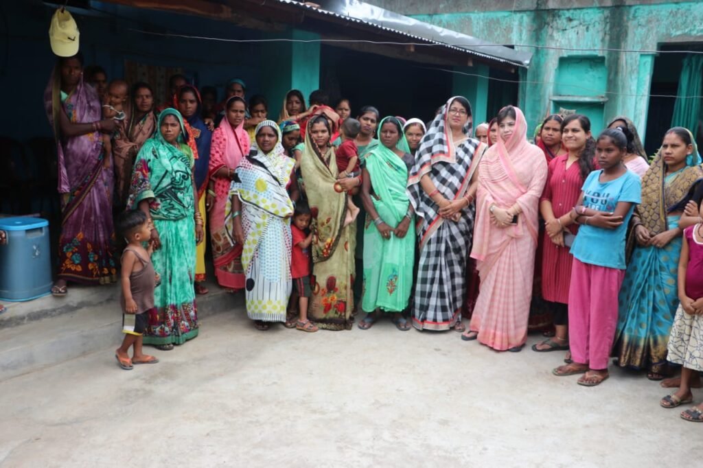 <em>भाजपा नेत्री सयोगिता सिंह जूदेव का मालखरौदा विकासखंड में चल रहा सघन दौरा, जनपद सदस्य रामकुमार गबेल एवं गीता गबेल भी संयोगिता के साथ कर रहे लगातार जनसंपर्क</em>, दौरा कार्यक्रम प्रभारी रामकुमार गबेल ने कहा-- पूरे क्षेत्र में संयोगिता को मिल रहा अपार जनसमर्थन, 2023 में चंद्रपुर विधानसभा क्षेत्र में होगा बदलाव <em>भाजपा नेत्री सयोगिता सिंह जूदेव का मालखरौदा विकासखंड में चल रहा सघन दौरा, जनपद सदस्य रामकुमार गबेल एवं गीता गबेल भी संयोगिता के साथ कर रहे लगातार जनसंपर्क</em>, दौरा कार्यक्रम प्रभारी रामकुमार गबेल ने कहा-- पूरे क्षेत्र में संयोगिता को मिल रहा अपार जनसमर्थन, 2023 में चंद्रपुर विधानसभा क्षेत्र में होगा बदलाव kshititech