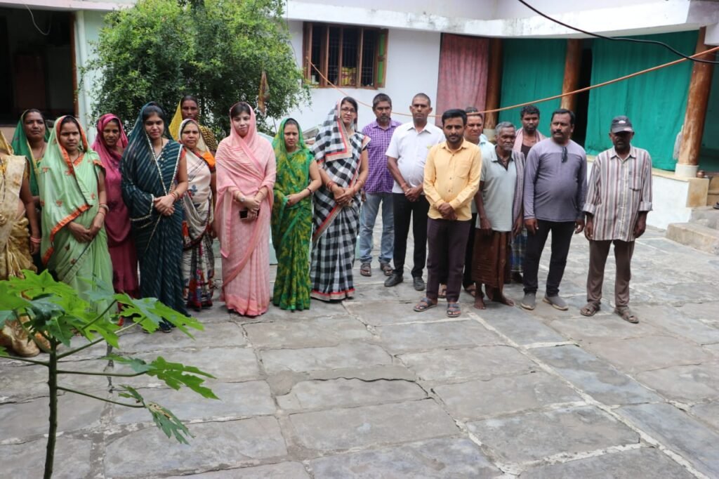 <em>भाजपा नेत्री सयोगिता सिंह जूदेव का मालखरौदा विकासखंड में चल रहा सघन दौरा, जनपद सदस्य रामकुमार गबेल एवं गीता गबेल भी संयोगिता के साथ कर रहे लगातार जनसंपर्क</em>, दौरा कार्यक्रम प्रभारी रामकुमार गबेल ने कहा-- पूरे क्षेत्र में संयोगिता को मिल रहा अपार जनसमर्थन, 2023 में चंद्रपुर विधानसभा क्षेत्र में होगा बदलाव <em>भाजपा नेत्री सयोगिता सिंह जूदेव का मालखरौदा विकासखंड में चल रहा सघन दौरा, जनपद सदस्य रामकुमार गबेल एवं गीता गबेल भी संयोगिता के साथ कर रहे लगातार जनसंपर्क</em>, दौरा कार्यक्रम प्रभारी रामकुमार गबेल ने कहा-- पूरे क्षेत्र में संयोगिता को मिल रहा अपार जनसमर्थन, 2023 में चंद्रपुर विधानसभा क्षेत्र में होगा बदलाव kshititech