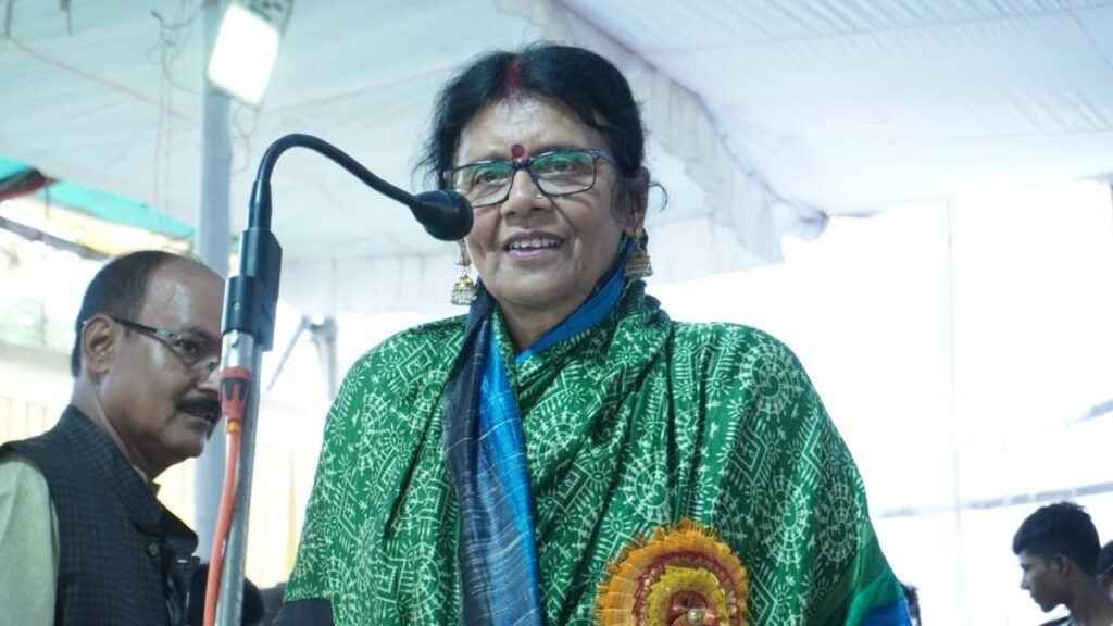 <em>कोरबा सांसद ज्योत्सना महंत एवं मंत्री जयसिंह अग्रवाल हरेली महोत्सव में हुए शामिल,ज्योत्सना ने कहा-हरेली पर्व छत्तीसगढ़ प्रदेश की किसानी संस्कृति का महापर्व</em>, राज्य सरकार की योजनाओं से भी किसान हो रहे लाभान्वित kshititech