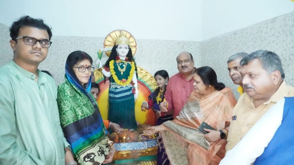 <em>कोरबा सांसद ज्योत्सना महंत एवं मंत्री जयसिंह अग्रवाल हरेली महोत्सव में हुए शामिल,ज्योत्सना ने कहा-हरेली पर्व छत्तीसगढ़ प्रदेश की किसानी संस्कृति का महापर्व</em>, राज्य सरकार की योजनाओं से भी किसान हो रहे लाभान्वित kshititech