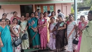 <em>शक्ति के लिनेश क्लब के सदस्यों ने विधानसभा सत्र की देखी कार्रवाई, विधानसभा अध्यक्ष महंत एवं कोरबा सांसद से भी सदस्यों ने करी मुलाकात</em>, नगर पालिका अध्यक्ष सुषमा जायसवाल भी रही मौजूद, वरिष्ठ अधिवक्ता गिरधर जायसवाल एवं पिंटू ठाकुर की पहल पर सदस्यों को मिला विधानसभा सत्र देखने का अवसर kshititech