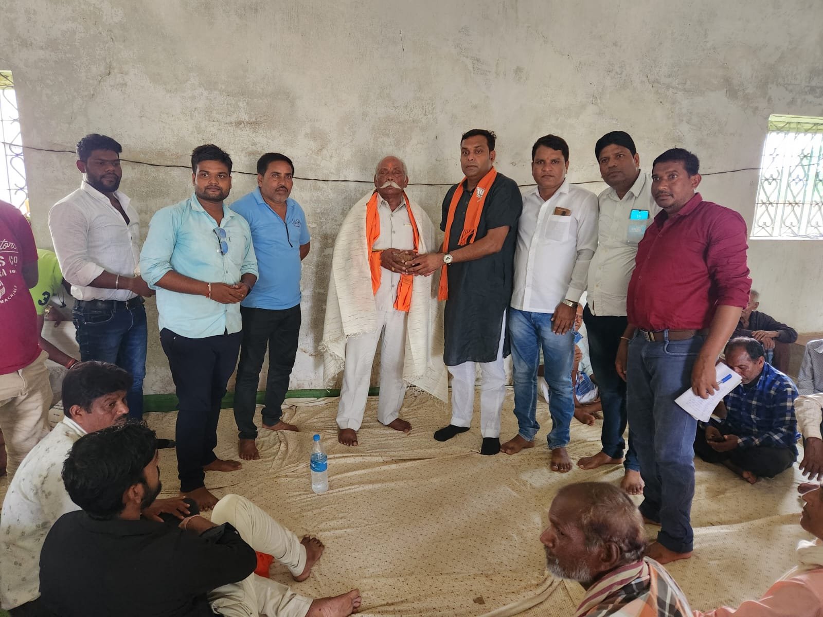 अमर सुल्तानिया की सक्रियता-- <em>शक्ति केंद्र स्तर पर पहुंचकर जिला उपाध्यक्ष अमर सुल्तानिया ने किया पार्टी के वरिष्ठ बुजुर्ग जनों का सम्मान, अमर ने कहा--पार्टी के वरिष्ठ जनों की मेहनत से ही आज भाजपा बनी विश्व की सबसे बड़ी राजनीतिक पार्टी</em> kshititech