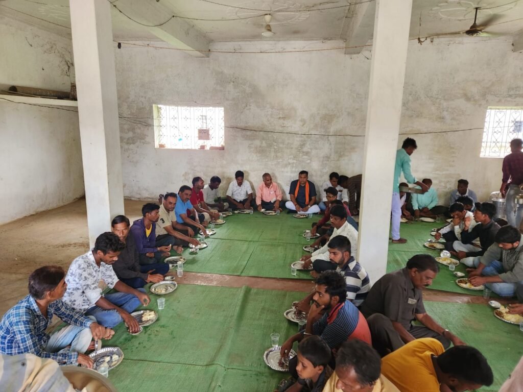 अमर सुल्तानिया की सक्रियता-- <em>शक्ति केंद्र स्तर पर पहुंचकर जिला उपाध्यक्ष अमर सुल्तानिया ने किया पार्टी के वरिष्ठ बुजुर्ग जनों का सम्मान, अमर ने कहा--पार्टी के वरिष्ठ जनों की मेहनत से ही आज भाजपा बनी विश्व की सबसे बड़ी राजनीतिक पार्टी</em> kshititech