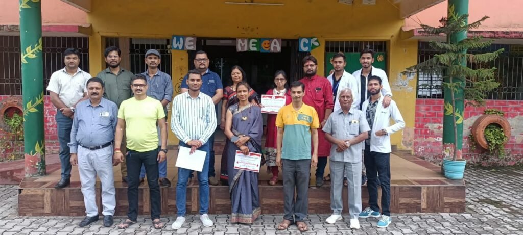 <em>सार्थक ब्लड बैंक के सहयोग से रक्तदान शिविर की अनुकरणीय पहल--छग जर्नलिस्ट वेलफेयर यूनियन ने रायपुर कबीर नगर में किया बल्ड डोनेशन कैंप, प्रदेश अध्यक्ष अमित गौतम ने 15 वीं बार रक्तदान कर कहा-- करते रहे नियमित रक्तदान</em> kshititech