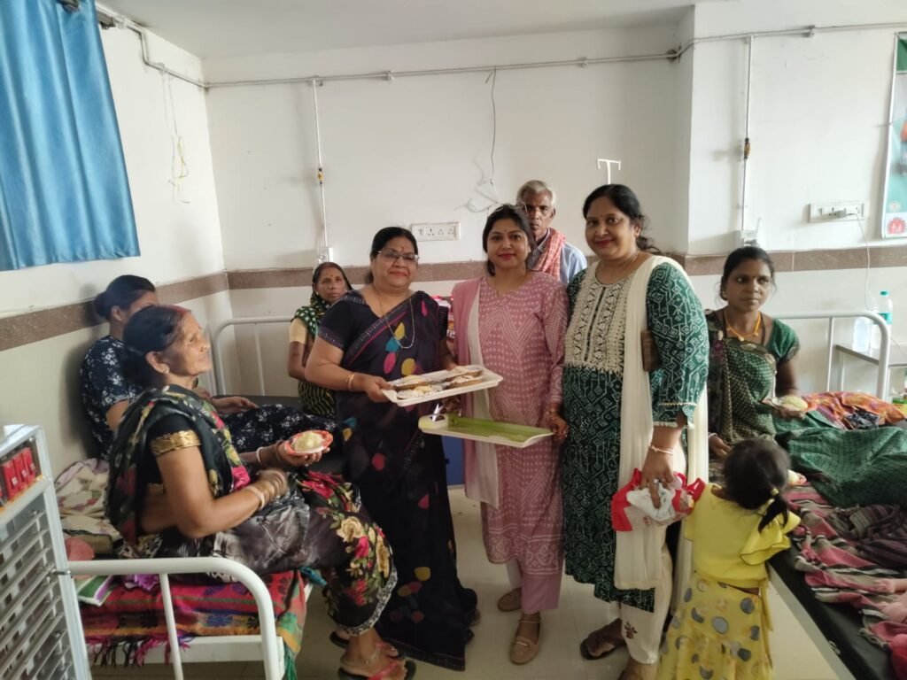 <em>सेवा कार्यों की अनुकरणीय पहल-- श्रावणी पुरुषोत्तम मास के मौके पर शक्ति की महिला जागृति शाखा ने सरकारी अस्पताल में किया सेवा का कार्य, गर्भवती माताओं को कराया गर्म भोजन, शाखा अध्यक्ष रीना गेवाडीन के नेतृत्व में पहुंची महिलाएं</em> <em>सेवा कार्यों की अनुकरणीय पहल-- श्रावणी पुरुषोत्तम मास के मौके पर शक्ति की महिला जागृति शाखा ने सरकारी अस्पताल में किया सेवा का कार्य, गर्भवती माताओं को कराया गर्म भोजन, शाखा अध्यक्ष रीना गेवाडीन के नेतृत्व में पहुंची महिलाएं</em> kshititech