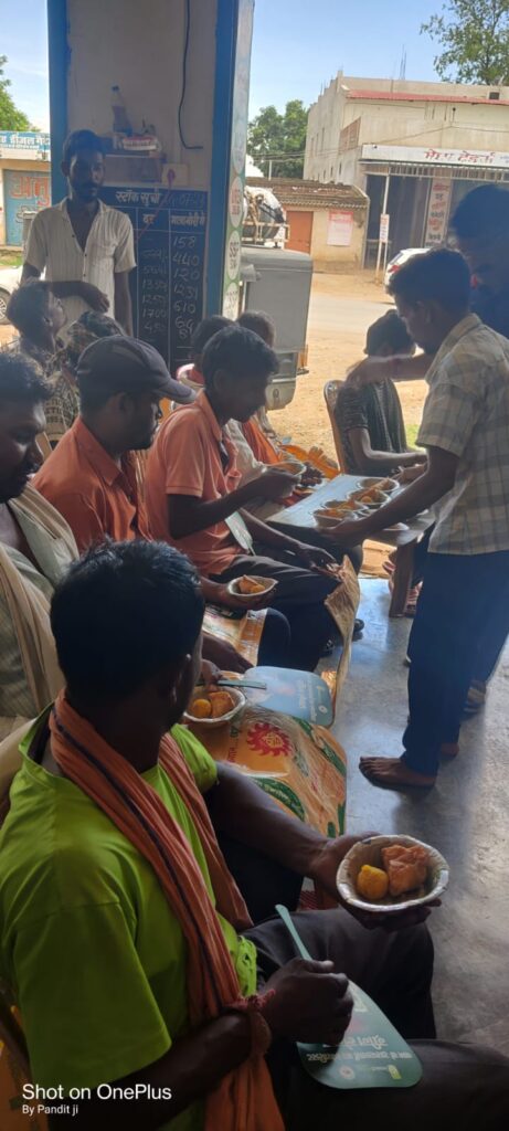 <em>एक लाख पच्चीस हजार किसान समृद्धि केंद्रों को पीएम ने ऑनलाइन किया राष्ट्र को समर्पित, अंबिकापुर के शुभम फर्टिलाइजर्स में भी हुआ कार्यक्रम का आयोजन, कन्हैया अग्रवाल ने कहा-- किसान सम्मान निधि की चौदहवीं किस्त भी पीएम ने डाली किसानों के खाते में, इंडियन पोटाश लिमिटेड के अधिकारी मयंक त्रिपाठी भी रहे मौजूद</em> <em>एक लाख पच्चीस हजार किसान समृद्धि केंद्रों को पीएम ने ऑनलाइन किया राष्ट्र को समर्पित, अंबिकापुर के शुभम फर्टिलाइजर्स में भी हुआ कार्यक्रम का आयोजन, कन्हैया अग्रवाल ने कहा-- किसान सम्मान निधि की चौदहवीं किस्त भी पीएम ने डाली किसानों के खाते में, इंडियन पोटाश लिमिटेड के अधिकारी मयंक त्रिपाठी भी रहे मौजूद</em> kshititech