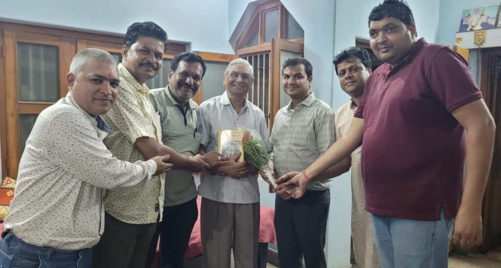 <em>डॉक्टर्स डे के मौके पर शहर की समाजिक संस्थाओं ने किया सेवाभावी चिकित्सकों का सम्मान, महिला जागृति शाखा अध्यक्ष रीना गेवाडीन ने कहा- कोरोना के संक्रमण काल में चिकित्सकों के समर्पण भाव एवं उनकी सेवाओं के लिए सदैव जनता रहेगी आभारी</em> <em>डॉक्टर्स डे के मौके पर शहर की समाजिक संस्थाओं ने किया सेवाभावी चिकित्सकों का सम्मान, महिला जागृति शाखा अध्यक्ष रीना गेवाडीन ने कहा- कोरोना के संक्रमण काल में चिकित्सकों के समर्पण भाव एवं उनकी सेवाओं के लिए सदैव जनता रहेगी आभारी</em> kshititech
