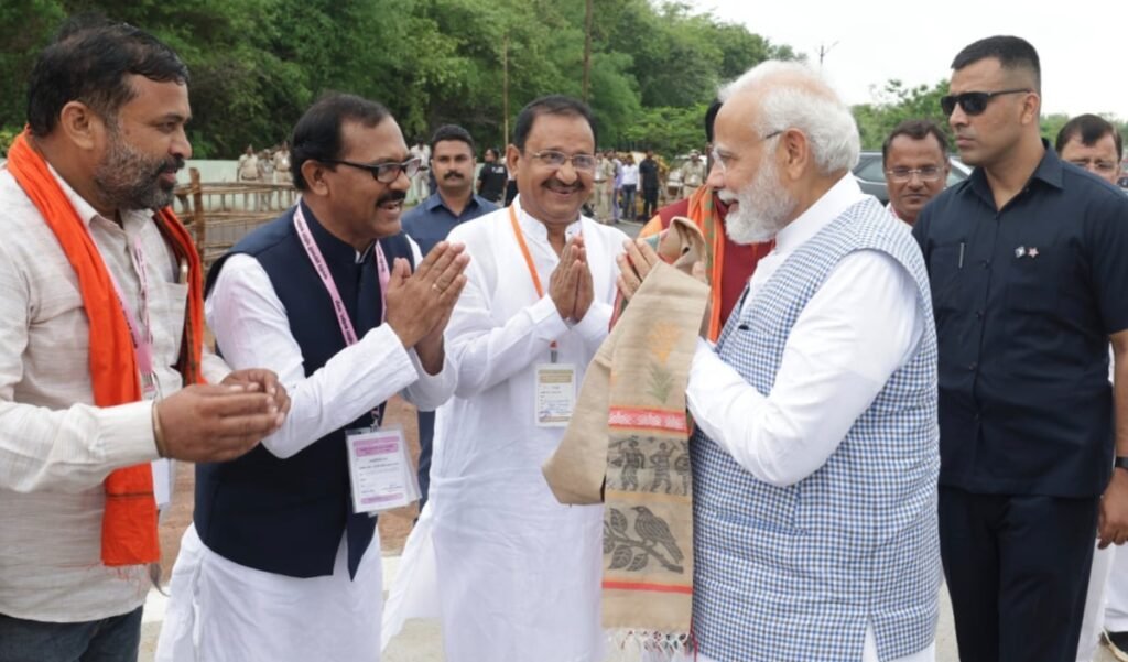 <em>भाजपा जिलाध्यक्ष चंद्रा ने की प्रधानमंत्री नरेंद्र मोदी से मुलाकात, जिलाध्यक्ष ने दिया शक्ति जिले में आने का न्योता, जिलाध्यक्ष ने कहा आजादी के बाद केंद्र की पहली ऐसी सरकार जिसने सर्व वर्ग की करी चिंता</em>, पीएम मोदी ने भी की जिलाध्यक्ष चंद्रा से आत्मीयता पूर्ण मुलाकात <em>भाजपा जिलाध्यक्ष चंद्रा ने की प्रधानमंत्री नरेंद्र मोदी से मुलाकात, जिलाध्यक्ष ने दिया शक्ति जिले में आने का न्योता, जिलाध्यक्ष ने कहा आजादी के बाद केंद्र की पहली ऐसी सरकार जिसने सर्व वर्ग की करी चिंता</em>, पीएम मोदी ने भी की जिलाध्यक्ष चंद्रा से आत्मीयता पूर्ण मुलाकात kshititech