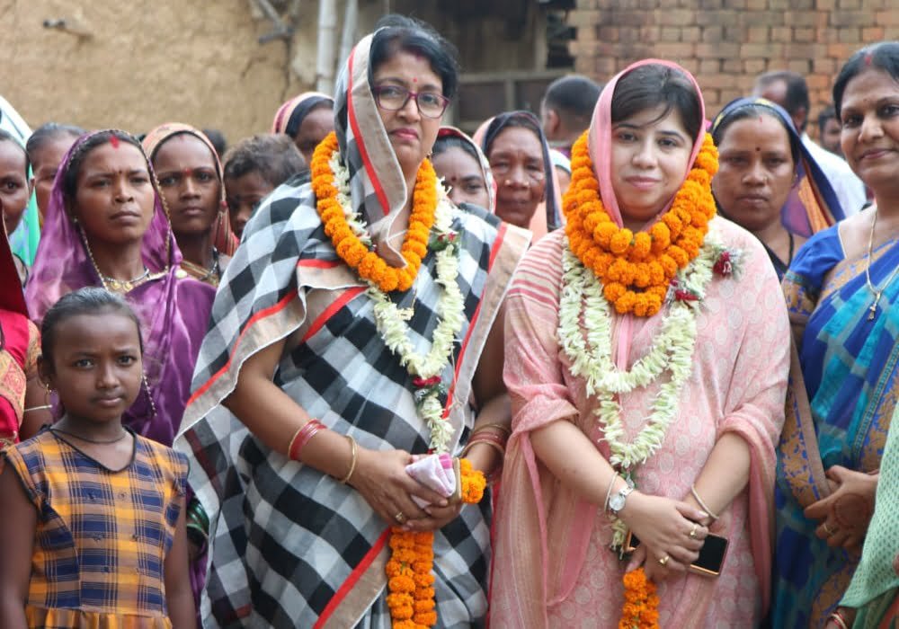 <em>भाजपा नेत्री सयोगिता सिंह जूदेव का मालखरौदा विकासखंड में चल रहा सघन दौरा, जनपद सदस्य रामकुमार गबेल एवं गीता गबेल भी संयोगिता के साथ कर रहे लगातार जनसंपर्क</em>, दौरा कार्यक्रम प्रभारी रामकुमार गबेल ने कहा-- पूरे क्षेत्र में संयोगिता को मिल रहा अपार जनसमर्थन, 2023 में चंद्रपुर विधानसभा क्षेत्र में होगा बदलाव <em>भाजपा नेत्री सयोगिता सिंह जूदेव का मालखरौदा विकासखंड में चल रहा सघन दौरा, जनपद सदस्य रामकुमार गबेल एवं गीता गबेल भी संयोगिता के साथ कर रहे लगातार जनसंपर्क</em>, दौरा कार्यक्रम प्रभारी रामकुमार गबेल ने कहा-- पूरे क्षेत्र में संयोगिता को मिल रहा अपार जनसमर्थन, 2023 में चंद्रपुर विधानसभा क्षेत्र में होगा बदलाव kshititech