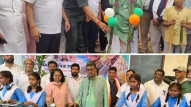 जब गेड़ी चढ़ गए महंत--- <em>टेमर के हाईस्कूल में जिला स्तरीय छत्तीसगढ़ ओलंपिक एवं हरेली तिहार का आयोजन-- छत्तीसगढ़िया ओलंपिक का विधानसभा अध्यक्ष महंत ने किया हरेली तिहार पर शुभारंभ, ग्रामीणों में दिखा ओलंपिक छत्तीसगढ़ खेलों को लेकर उत्साह, महंत ने कहा- छत्तीसगढ़ में स्थानीय खेलों को बढ़ावा देने सरकार का सराहनीय प्रयास, कुश्ती के खेलों को भी किया गया शामिल</em> kshititech