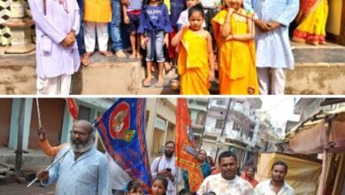 सक्ति में <em>शिवजी की अनोखी आराधना बालिकाओं के द्वारा-- संगीतमई कांवड़ यात्रा मौली एवं रोली की, एक लोटा जल सभी समस्याओं का हल</em>, सिद्ध श्री हनुमान मंदिर के सदस्य भी हुए शामिल kshititech