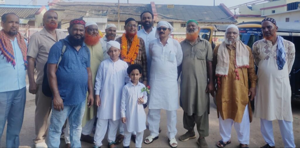 <em>मक्का मदीना से 40 दिन की हज कर लौटे 06 हाजियो का हुआ जोरदार स्वागत, मक्का मदीना की यात्रा से होती है सारी मुरादें पूरी, कहा हज से लौटे खुशनसीब समाज बंधुओं ने</em> <em>मक्का मदीना से 40 दिन की हज कर लौटे 06 हाजियो का हुआ जोरदार स्वागत, मक्का मदीना की यात्रा से होती है सारी मुरादें पूरी, कहा हज से लौटे खुशनसीब समाज बंधुओं ने</em> kshititech