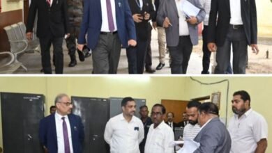 <em>हाईकोर्ट के चीफ जस्टिस ने किया डिस्ट्रिक्ट कोर्ट का निरीक्षण, अव्यवस्था पर जताई नाराजगी, स्वच्छता को लेकर संवेदनशील है चीफ जस्टिस, अपनी पदस्थापना के 3 महीने में ही विभिन्न डिस्ट्रिक्ट कोर्ट का कर चुके हैं निरीक्षण</em> kshititech