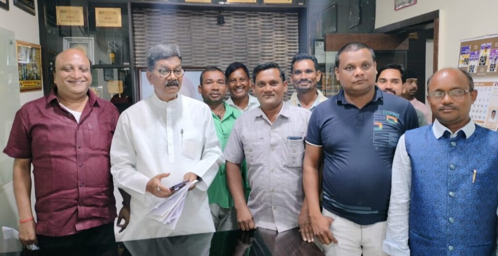 30 जुलाई को <em>ग्रामीण जनप्रतिनिधियों की महंत जी से मुलाकात--ग्रामीण क्षेत्रों के विकास को लेकर विधानसभा अध्यक्ष डॉ चरणदास महंत प्रयासरत, जनप्रतिनिधियों ने कहा- आपके विधायकी कार्यकाल में क्षेत्र विकास के मामले में प्रदेश में अव्वल</em> 30 जुलाई को <em>ग्रामीण जनप्रतिनिधियों की महंत जी से मुलाकात--ग्रामीण क्षेत्रों के विकास को लेकर विधानसभा अध्यक्ष डॉ चरणदास महंत प्रयासरत, जनप्रतिनिधियों ने कहा- आपके विधायकी कार्यकाल में क्षेत्र विकास के मामले में प्रदेश में अव्वल</em> kshititech