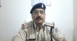 <em>नव पदस्थ टीआई </em> नरेंद्र <em>यादव की छापामार कार्रवाई से अवैध कारोबारियों में हड़कंप-- घेराबंदी कर डभरा पुलिस ने पकड़ी परिवहन कर ले जाई जा रही अवैध महुआ शराब, शराब तस्करी के मामलों में पुलिस की त्वरित कार्रवाई</em>, अवैध महुआ शराब के सर्वाधिक मामले जिले में डभरा थाने में <em>नव पदस्थ टीआई </em> नरेंद्र <em>यादव की छापामार कार्रवाई से अवैध कारोबारियों में हड़कंप-- घेराबंदी कर डभरा पुलिस ने पकड़ी परिवहन कर ले जाई जा रही अवैध महुआ शराब, शराब तस्करी के मामलों में पुलिस की त्वरित कार्रवाई</em>, अवैध महुआ शराब के सर्वाधिक मामले जिले में डभरा थाने में kshititech