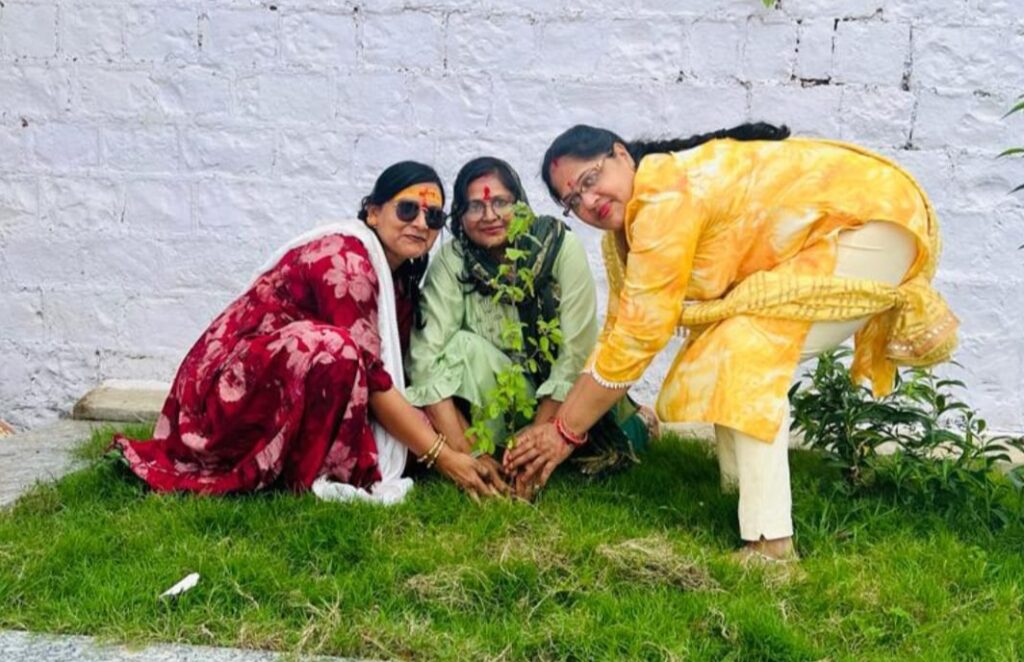AAS की लक्ष्मी का वृक्षारोपण महाअभियान--- <em>छत्तीसगढ़ के अंतर्राष्ट्रीय अग्रवाल सम्मेलन पर्यावरण संरक्षण एवं जागरूकता इकाई ने अमरकंटक में किया वृक्षारोपण, प्रदेश संयोजक श्रीमती लक्ष्मी अग्रवाल के नेतृत्व में हुआ वृक्षारोपण जागरुकता को लेकर महाअभियान</em>, अंतर्राष्ट्रीय अध्यक्ष राजकुमार मित्तल के निर्देशन में हुआ कार्यक्रम AAS की लक्ष्मी का वृक्षारोपण महाअभियान--- <em>छत्तीसगढ़ के अंतर्राष्ट्रीय अग्रवाल सम्मेलन पर्यावरण संरक्षण एवं जागरूकता इकाई ने अमरकंटक में किया वृक्षारोपण, प्रदेश संयोजक श्रीमती लक्ष्मी अग्रवाल के नेतृत्व में हुआ वृक्षारोपण जागरुकता को लेकर महाअभियान</em>, अंतर्राष्ट्रीय अध्यक्ष राजकुमार मित्तल के निर्देशन में हुआ कार्यक्रम kshititech