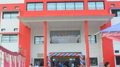 <em>संस्कार बना रहा बच्चों को संस्कारिक--शक्ति के संस्कार पब्लिक स्कूल में हर्षोल्लास के साथ हुआ स्वतंत्रता दिवस का कार्यक्रम, मुख्य अतिथि द्वारकानाथ स्वर्णकार एवं सचिव प्रकाश चंद्र अग्रवाल की मौजूदगी में बच्चों ने दी सुंदर प्रस्तुतियां, जिले का सीबीएसई माध्यम का सर्वश्रेष्ठ विद्यालय है संस्कार पब्लिक स्कूल</em> kshititech