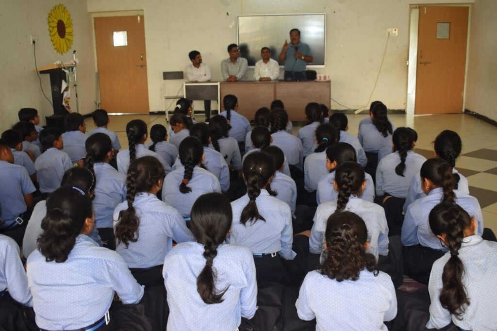 <em>शक्ति के जिंदल वर्ल्ड स्कूल में हुआ विद्यार्थियों के लिए रचनात्मक कार्यक्रमों का आयोजन, बच्चों को शिक्षा के साथ-साथ विभिन्न गतिविधियों से भी कराया जा रहा अवगत, मीडिया से संबंधित जानकारियों से रूबरू हुए विद्यार्थी</em> <em>शक्ति के जिंदल वर्ल्ड स्कूल में हुआ विद्यार्थियों के लिए रचनात्मक कार्यक्रमों का आयोजन, बच्चों को शिक्षा के साथ-साथ विभिन्न गतिविधियों से भी कराया जा रहा अवगत, मीडिया से संबंधित जानकारियों से रूबरू हुए विद्यार्थी</em> kshititech