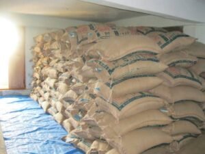 <em>किसानों को लेकर कृषि विभाग की चिंता-- अमानक कृषि बीज बिक्री पर दुकानदार पर कृषि विभाग की कड़ी कार्रवाई, विक्रेता का बीज लाइसेंस किया गया निरस्त, लगातार छापामार करवाई से कीटनाशक दवा दुकानो में दशहत, नकली कीटनाशक दवाओ की बिक्री से किसानों को हो रहा लगातार नुकसान</em>, दुकानदारों की मोटी कमाई के चक्कर में ठगे जा रहे किसान kshititech