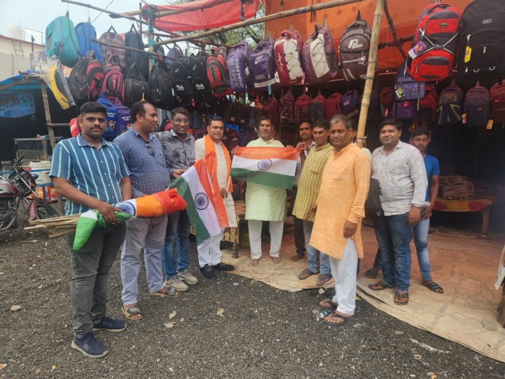 <em>अमर सुल्तानिया ने किया स्वतंत्रता दिवस की पूर्व संध्या पर हर घर तिरंगा अभियान के तहत नैला जांजगीर शहर में राष्ट्रध्वज का निशुल्क वितरण, नवागढ़ में अमर ने किया वरिष्ठ जनों का सम्मान, अमर सुल्तानिया ने कहा स्वतंत्रता दिवस देश की आजादी का बड़ा राष्ट्रीय पर्व, पूर्व सांसद कमला पाटले भी रही मौजूद</em> <em>अमर सुल्तानिया ने किया स्वतंत्रता दिवस की पूर्व संध्या पर हर घर तिरंगा अभियान के तहत नैला जांजगीर शहर में राष्ट्रध्वज का निशुल्क वितरण, नवागढ़ में अमर ने किया वरिष्ठ जनों का सम्मान, अमर सुल्तानिया ने कहा स्वतंत्रता दिवस देश की आजादी का बड़ा राष्ट्रीय पर्व, पूर्व सांसद कमला पाटले भी रही मौजूद</em> kshititech