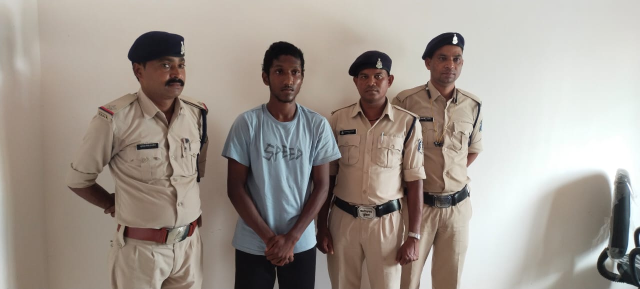 <em>स्वतंत्रता दिवस की पूर्व संध्या पर चल रही थी दोस्तों के बीच डिबेट,मामला इतना बड़ा की दोस्त ने ही कर दी दोस्त की हत्या, पिकनिक मनाने गए दोस्त ने ही कर दी थी दोस्त की हत्या, पुलिस की बड़ी सफलता- 48 घंटों में ही आरोपी चढ़ा पुलिस के हत्थे, मामला राष्ट्रीय विषय पर दोस्तों के बीच चल रही आपसी बहस ने लिया मर्डर स्वरूप</em> <em>स्वतंत्रता दिवस की पूर्व संध्या पर चल रही थी दोस्तों के बीच डिबेट,मामला इतना बड़ा की दोस्त ने ही कर दी दोस्त की हत्या, पिकनिक मनाने गए दोस्त ने ही कर दी थी दोस्त की हत्या, पुलिस की बड़ी सफलता- 48 घंटों में ही आरोपी चढ़ा पुलिस के हत्थे, मामला राष्ट्रीय विषय पर दोस्तों के बीच चल रही आपसी बहस ने लिया मर्डर स्वरूप</em> kshititech