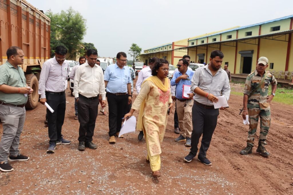 चुनावी तैयारियों की प्रशासनिक माथापच्ची-- <em>विधानसभा चुनाव में मतदान जागरूकता को लेकर कलेक्टर सहित प्रशासनिक अधिकारी सक्रिय, जनप्रतिनिधि लोगों को कर रहे जागरूक, कलेक्टर नूपुर के मार्गदर्शन में शक्ति जिले में चल रहा वृहद अभियान</em> चुनावी तैयारियों की प्रशासनिक माथापच्ची-- <em>विधानसभा चुनाव में मतदान जागरूकता को लेकर कलेक्टर सहित प्रशासनिक अधिकारी सक्रिय, जनप्रतिनिधि लोगों को कर रहे जागरूक, कलेक्टर नूपुर के मार्गदर्शन में शक्ति जिले में चल रहा वृहद अभियान</em> kshititech