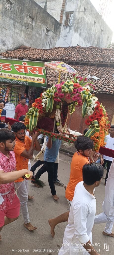 शक्ति में पहली बार पालकी यात्रा महाकाल की-- <em>शक्ति के राधाकृष्ण सेढू शिव मंदिर में बाबा भोलेनाथ का हुआ अद्भुत श्रंगार, 28 अगस्त की शाम निकली बाबा महाकाल तुर्री धाम वाले की पालकी यात्रा, सैकड़ो शिव भक्त हुए शामिल</em>, श्रावणी मास के अंतिम सोमवार पर हुई बाबा भोलेनाथ की आराधना,उमड़ पड़ा भोले भंडारी के भक्तों का सैलाब शक्ति में पहली बार पालकी यात्रा महाकाल की-- <em>शक्ति के राधाकृष्ण सेढू शिव मंदिर में बाबा भोलेनाथ का हुआ अद्भुत श्रंगार, 28 अगस्त की शाम निकली बाबा महाकाल तुर्री धाम वाले की पालकी यात्रा, सैकड़ो शिव भक्त हुए शामिल</em>, श्रावणी मास के अंतिम सोमवार पर हुई बाबा भोलेनाथ की आराधना,उमड़ पड़ा भोले भंडारी के भक्तों का सैलाब kshititech